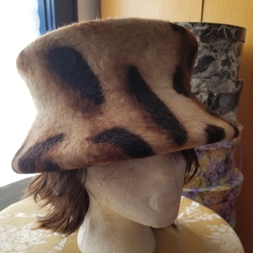 Kokin animal print wool hat